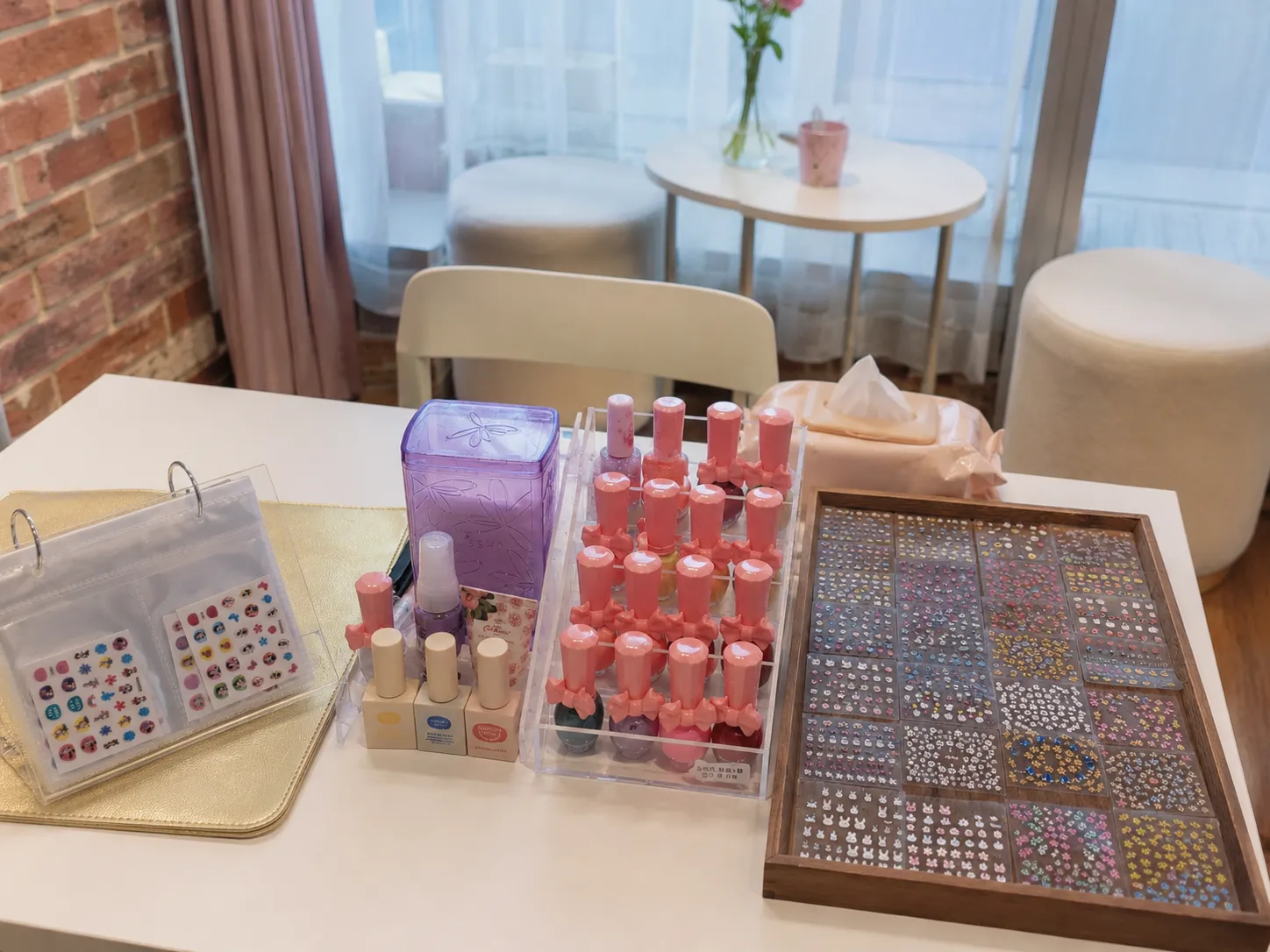 박람회 네일아트 체험부스 현장 사진— 부스 운영